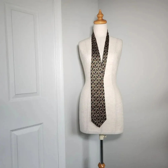 Cromley & Finch Chainlink Silk Tie - Picture 5 of 5